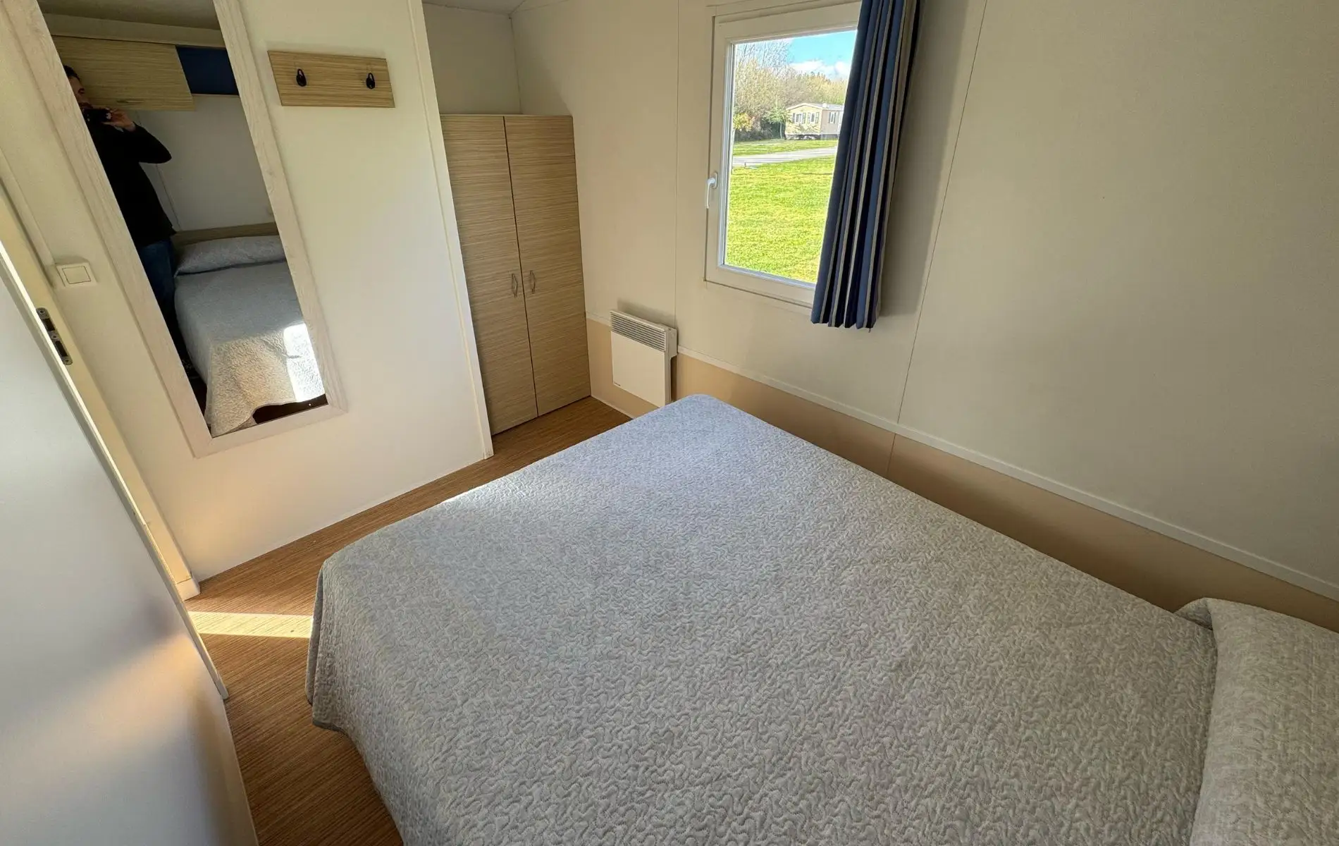 habitación cama grande mobil home Ridored Santa Fe
